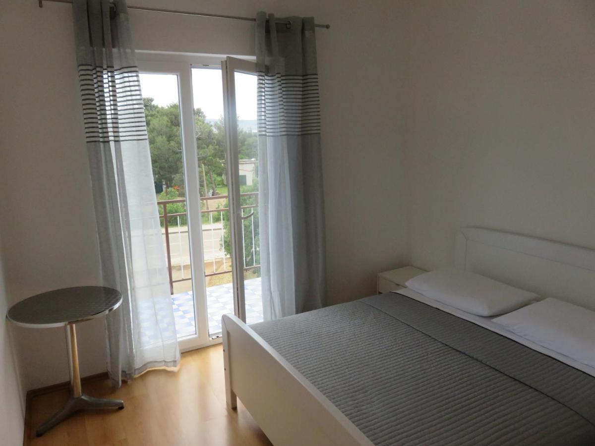 Apartmani Mm Starigrad Paklenica Esterno foto