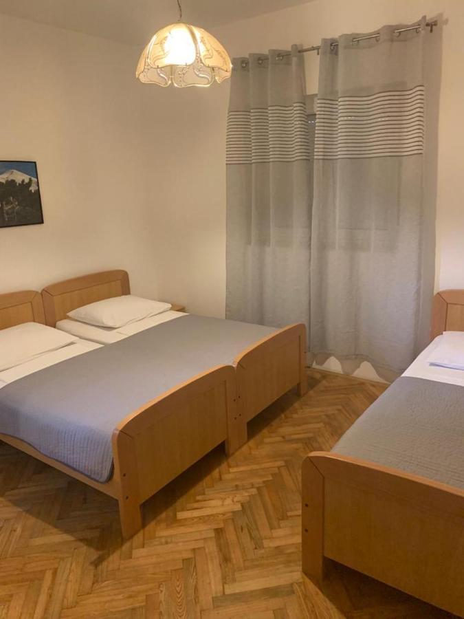 Apartmani Mm Starigrad Paklenica Esterno foto